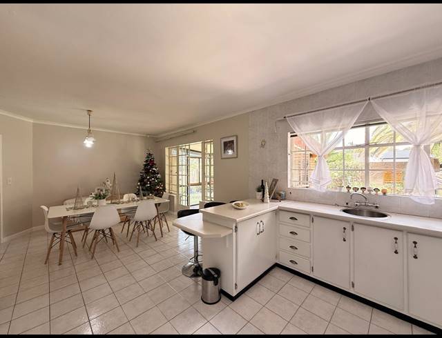 3 BEDROOM TOWNHOUSE FOR SALE IN AVIARY HILL